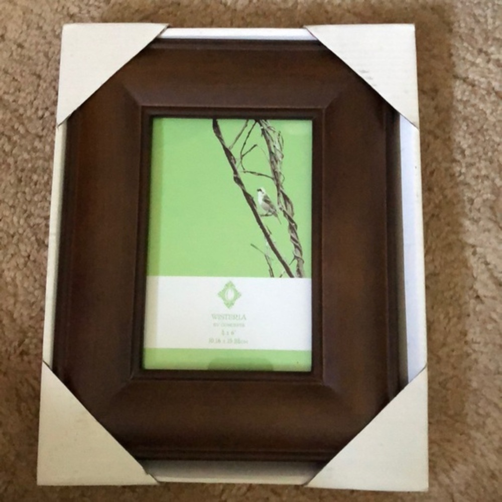 NWT Wisteria by Concepts 4 x 6 Woodlike Frame💕